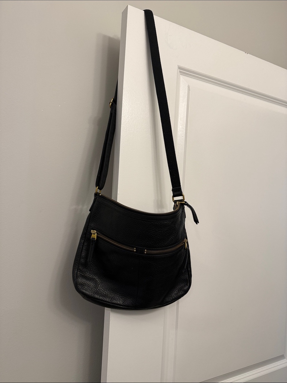 Fossil Black Pebbled Leather Crossbody with Gold Hardware
